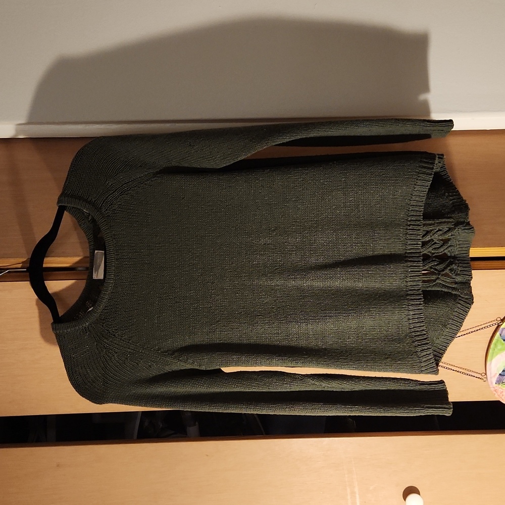 Sweater with braided back